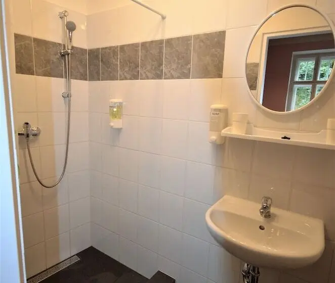 Standard-huone Jaettu Kylpyhuone, Travel&joy Backpackers