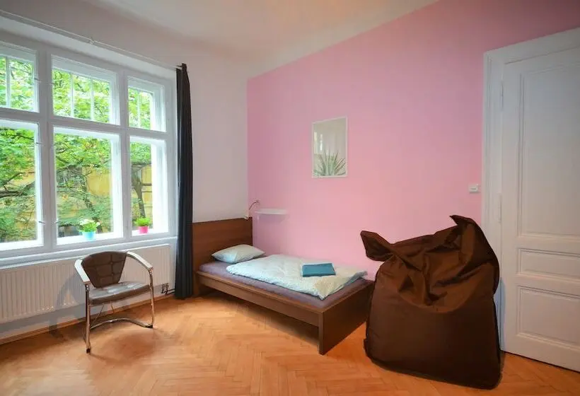 Standard-huone Jaettu Kylpyhuone, Travel&joy Backpackers