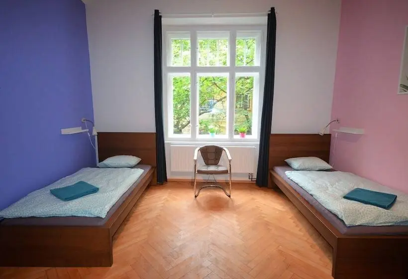 Standard-huone Jaettu Kylpyhuone, Travel&joy Backpackers
