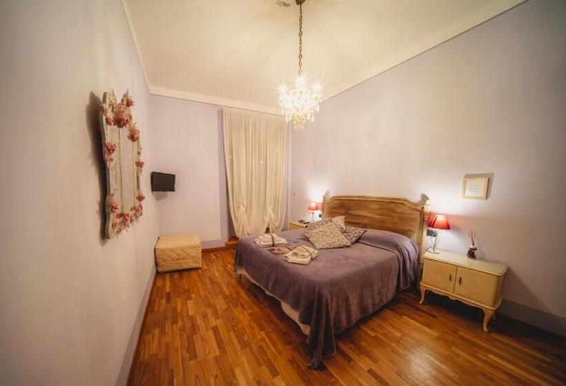 اتاق لوکس, De  Montetini