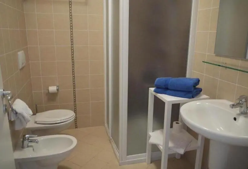 Perhehuoneisto, Villa Treccani Apartments