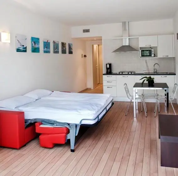 Perhehuoneisto, Villa Treccani Apartments