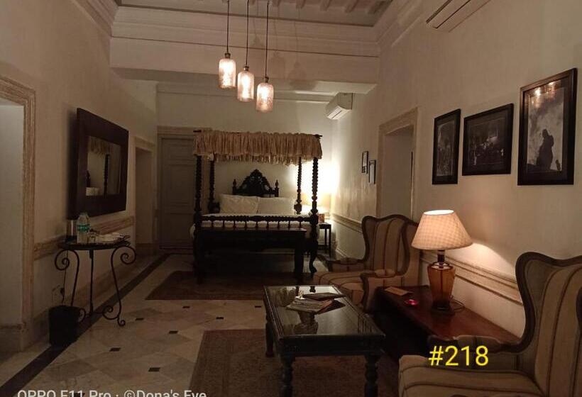 高级大房间, The Rajbari Bawali