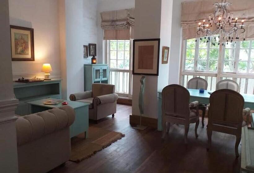 سوییت لوکس, The Rajbari Bawali