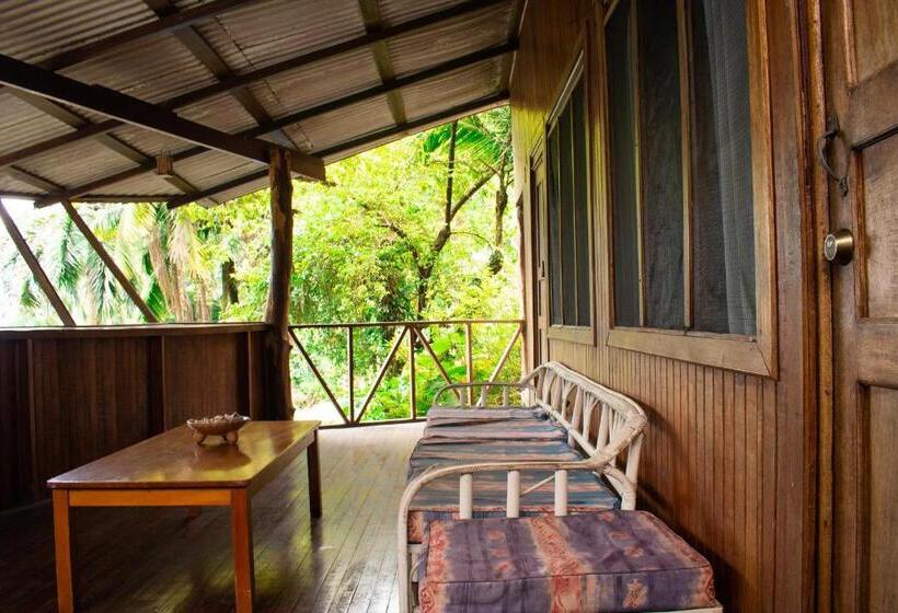 اتاق خانوادگی با چشمانداز دریا, Hostel Plinio