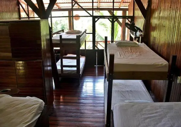 ルームシェアのワンベッド, Hostel Plinio