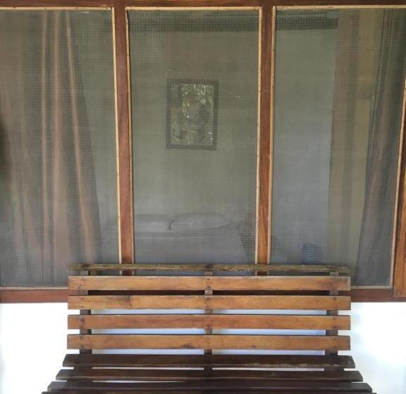 اتاق استاندارد با سرویس بهداشتی مشترک, Hostel Plinio