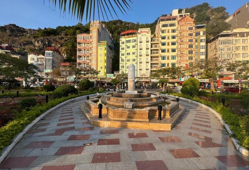 اتاق سه نفره دلوکس با چشم‌انداز دریا, Huong Cang Sea View