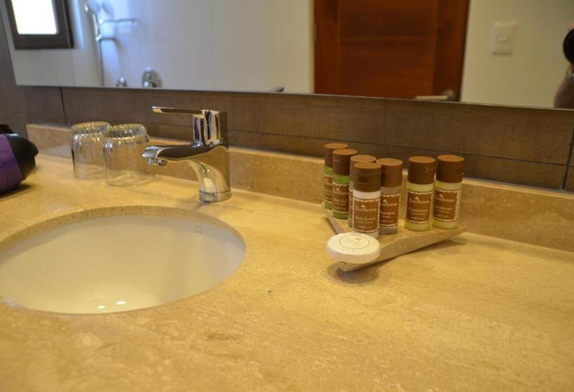 דירת חדר סופריור, Mae