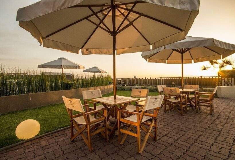 דירת חדר סופריור, Mae