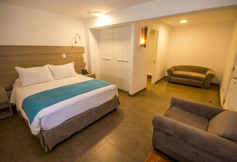 דירת חדר סופריור, Mae