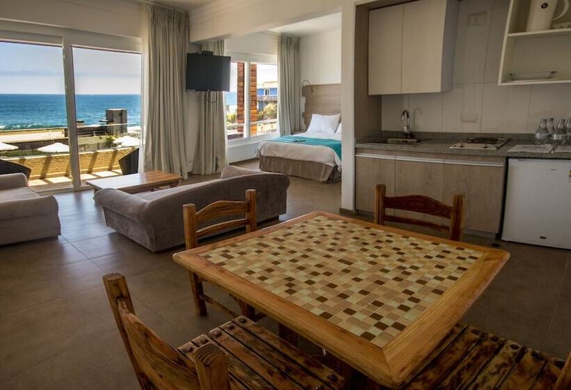 דירת חדר סופריור, Mae