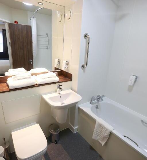 家庭间, Talardy, St Asaph By Marston’s Inns