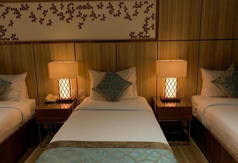 Номер Стандарт Трехместный, Midan Hotel & Suites Al Aziziya