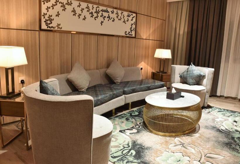 Люкс 2 Спальни, Midan Hotel & Suites Al Aziziya