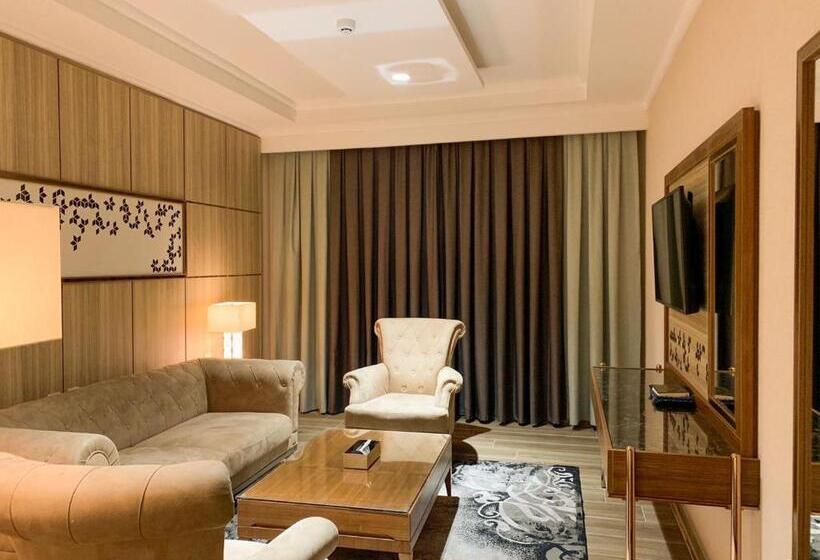 Полулюкс, Midan Hotel & Suites Al Aziziya