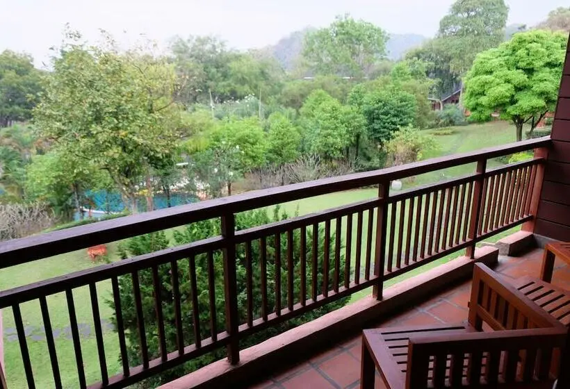 スーペリアトリプルルーム, Valley Garden Resort