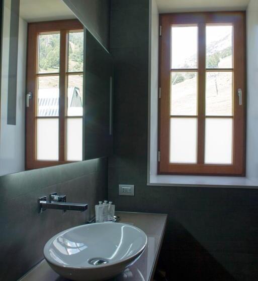 Superior room with lake view, Vall de Núria