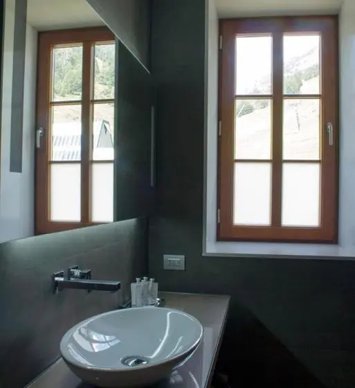 Superior room with lake view, Vall de Núria