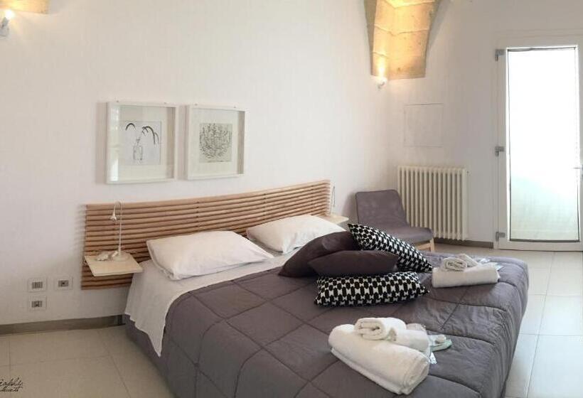 غرفة قياسية, Rescio's Rooms