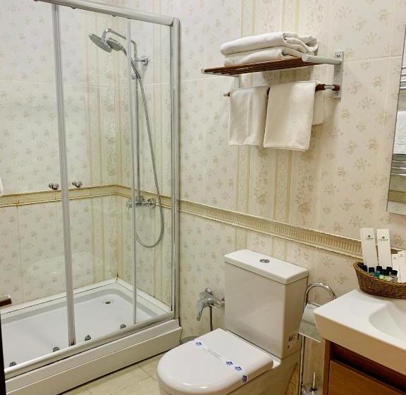 اتاق استاندارد سه نفره, Clover Hotel Baku Formula 1 View