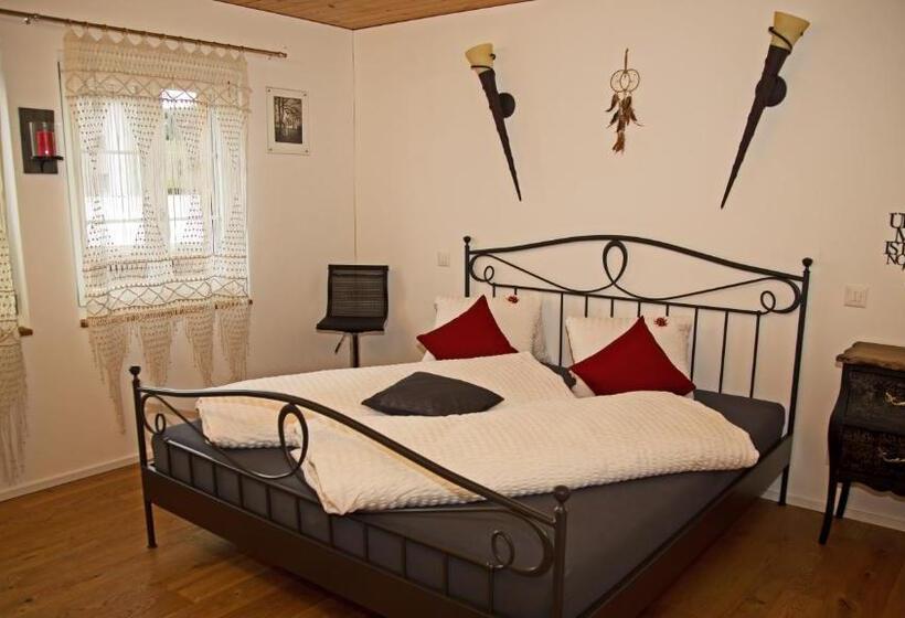 Апартаменты 1 Спальня с Балконом, Conny's B&b