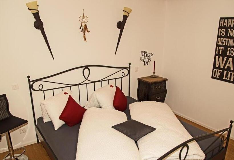 Апартаменты 1 Спальня с Балконом, Conny's B&b