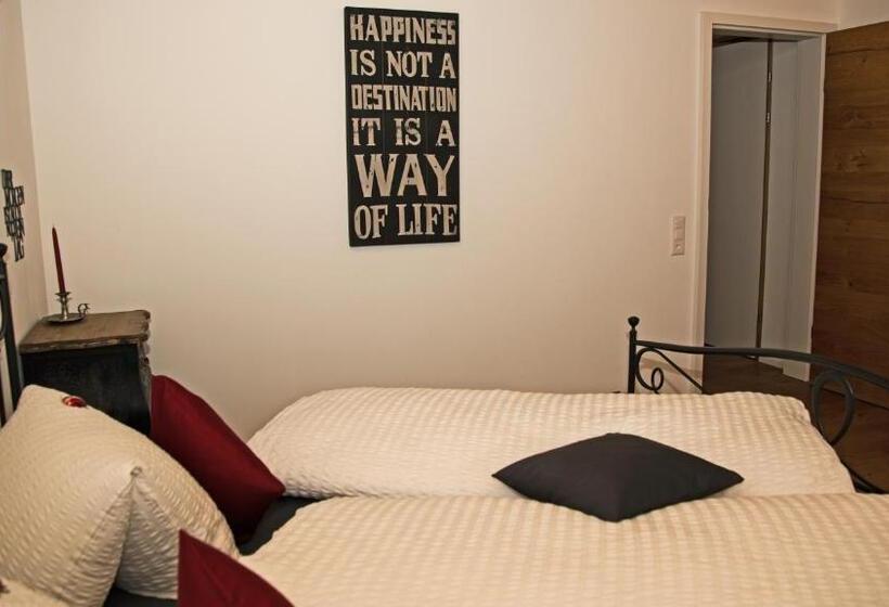 Апартаменты 1 Спальня с Балконом, Conny's B&b