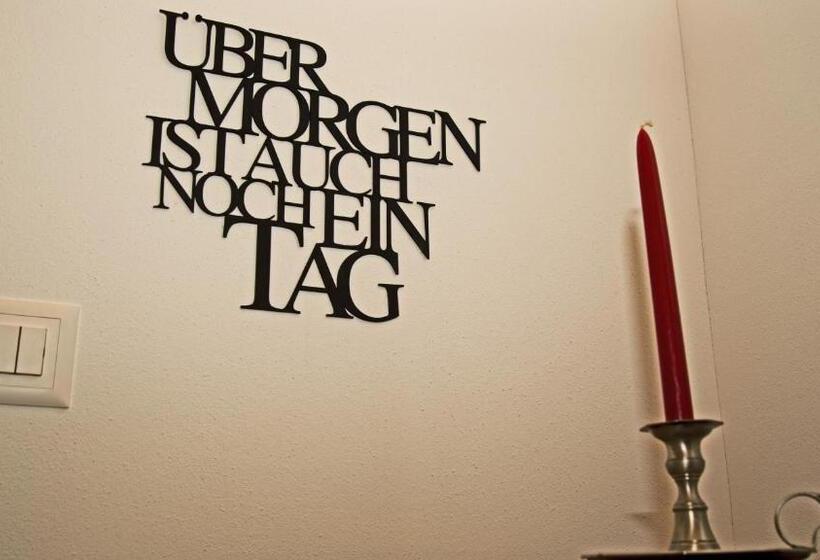 Апартаменты 1 Спальня с Балконом, Conny's B&b