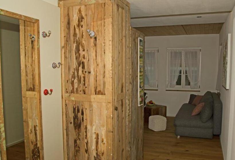 Апартаменты 1 Спальня с Балконом, Conny's B&b