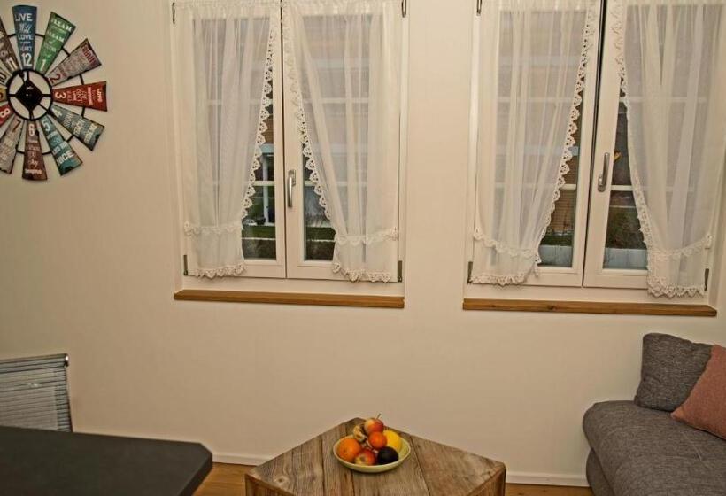 Апартаменты 1 Спальня с Балконом, Conny's B&b