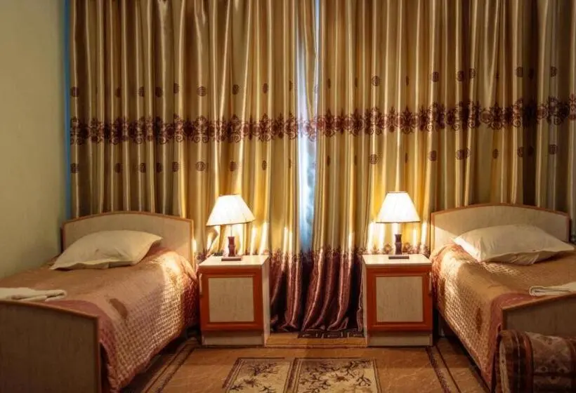 اتاق استاندارد سه نفره, Enirest