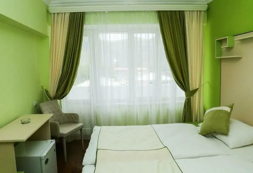 اتاق استاندارد با بالکن, Goris