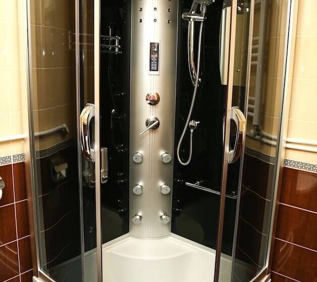 اتاق استاندارد چهار تخته, Goris