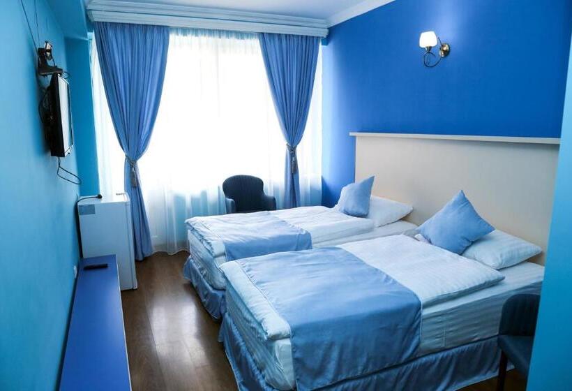 اتاق استاندارد با بالکن, Goris