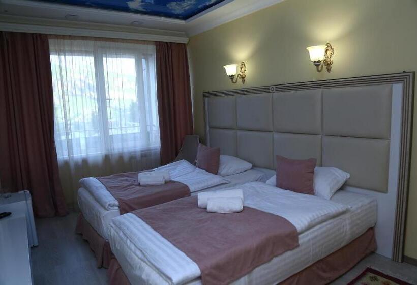 اتاق راحتی سه تخته, Goris