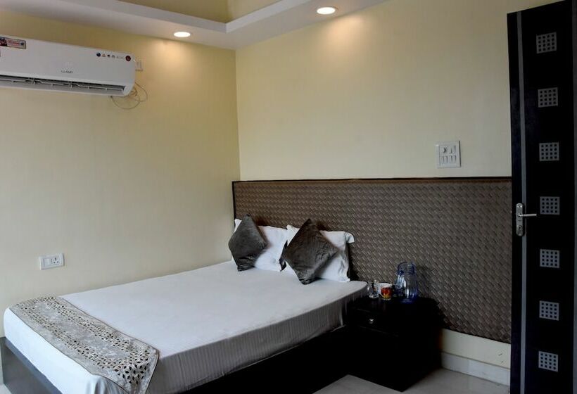 Quarto Deluxe, Maple Inn