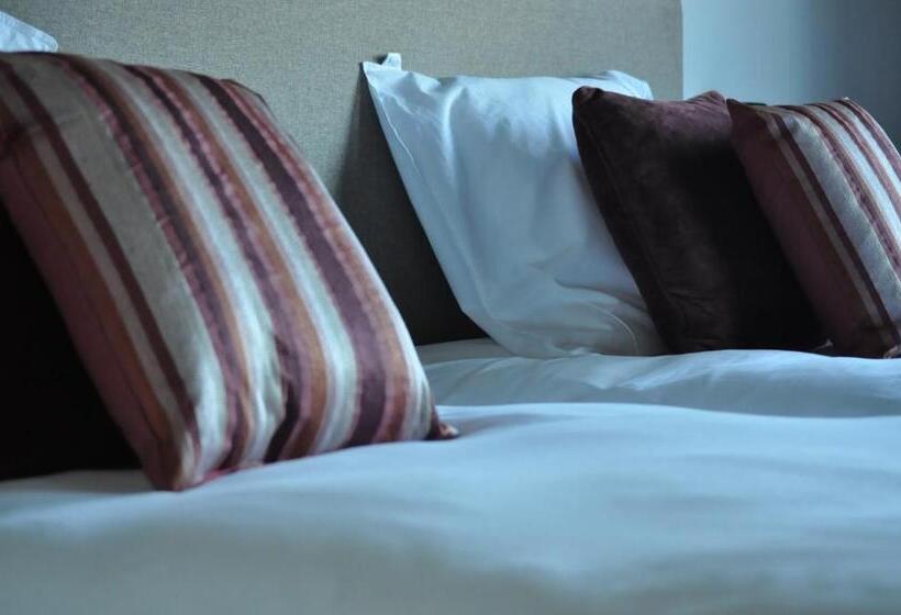 Номер Стандарт, Trust