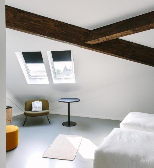 Номер Стандарт, Trust