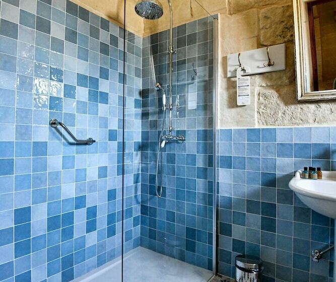 اتاق استاندارد, Maria's B&b