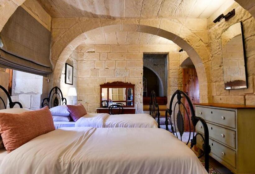 اتاق استاندارد, Maria's B&b
