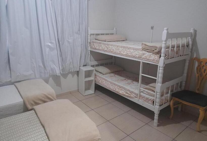 공동 객실, Hostel Feel Home