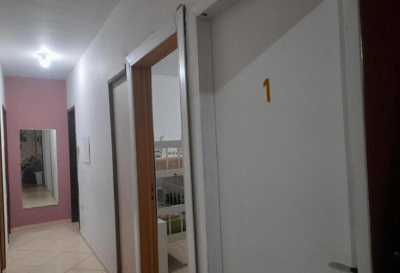 공동 객실, Hostel Feel Home