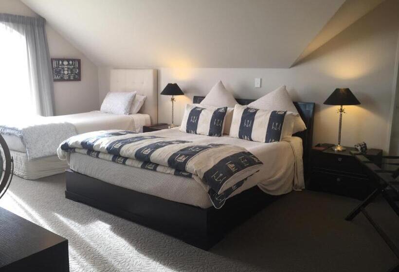 高级三人间, Karanda Bnb