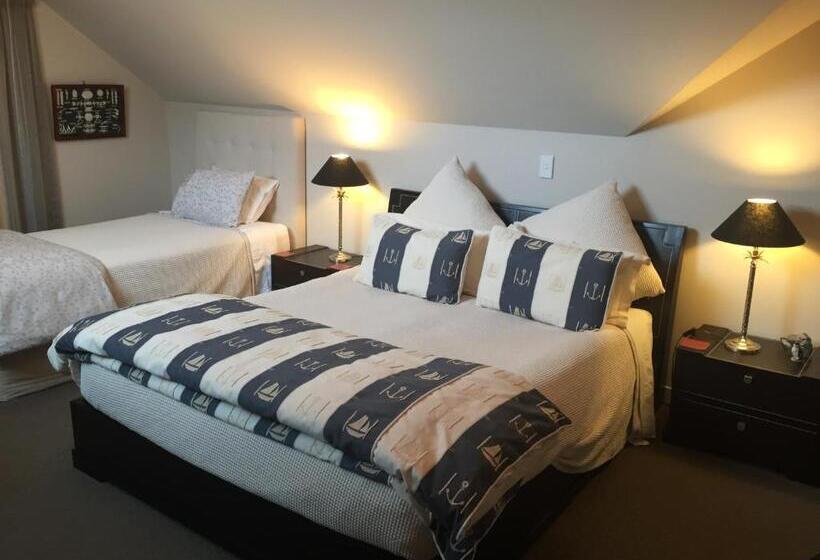 高级三人间, Karanda Bnb