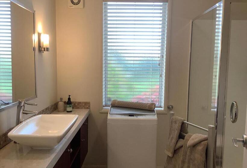 豪华套房, Karanda Bnb