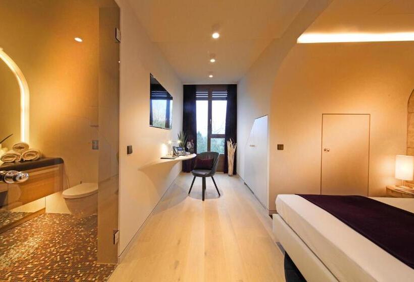 غرفة بيزنس, Neues Tor