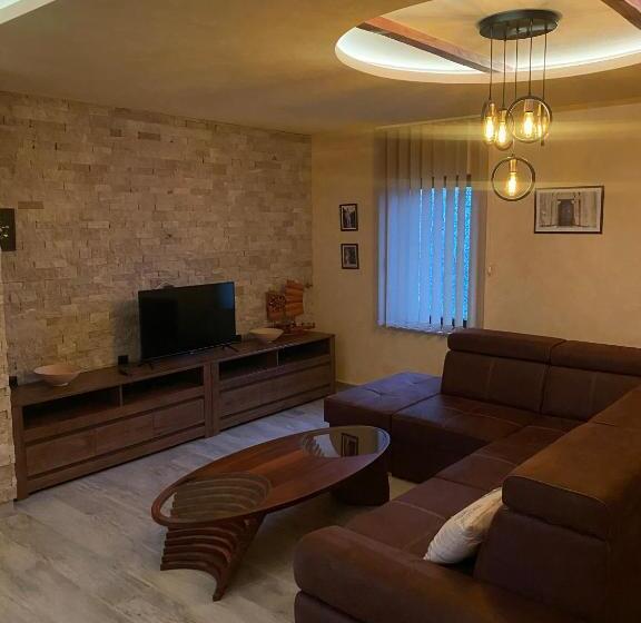 آپارتمان 1 خوابه, Motel Pizzeria Antic's