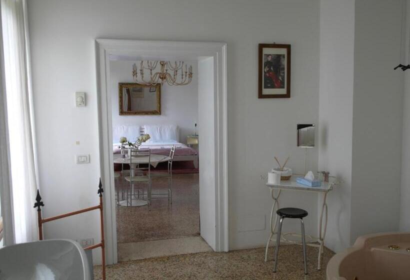سوئیت جونیور با چشم‌انداز باغ, B&b Giardino Jappelli
