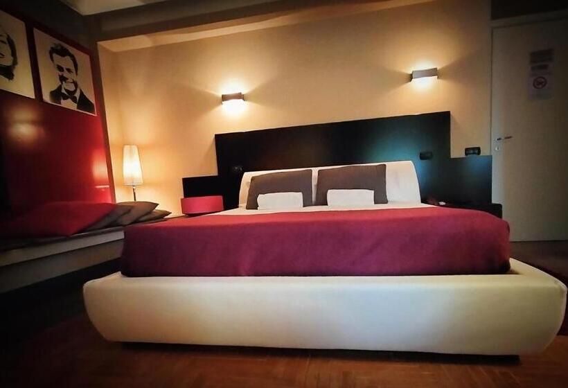 سوئیت با وان آب گرم, L Orto Degli Otelli